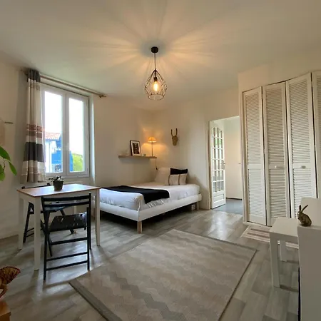 Lumineux & Calme A - Parking Prive Gratuit Appartement